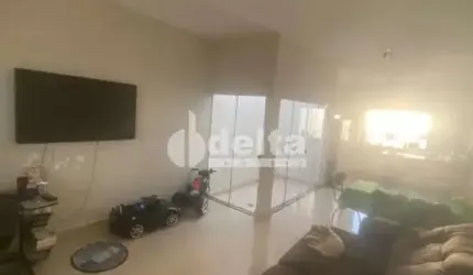 Casa residencial disponível para venda no bairro Planalto em Uberlândia MG