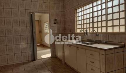 Casa residencial disponível para venda no bairro Alto Umuarama em Uberlândia-MG