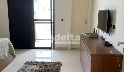 Casa residencial disponível para venda no bairro Morada da Colina em Uberlândia-MG.