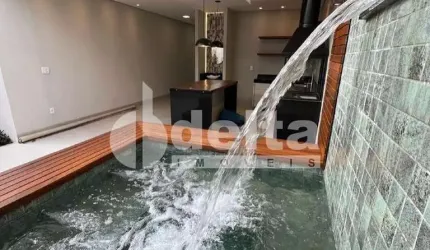 Casa Residencial disponível para venda no bairro Santa Mônica em Uberlândia-MG