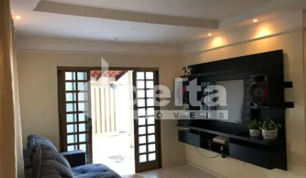 Casa residencial disponível para venda no bairro Tocantins em Uberlândia-MG