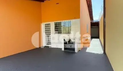 Casa residencial disponível para venda no bairro São Jorge em Uberlândia-MG