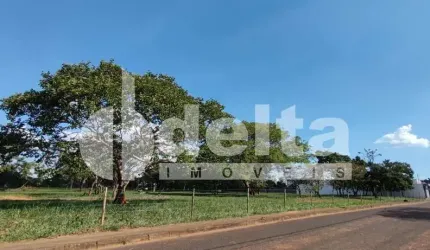 Terreno disponível para venda no bairro Jardim Karaíba em Uberlândia-MG