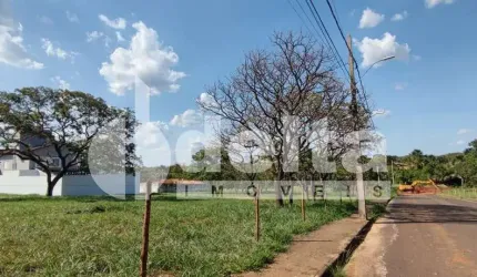 Terreno disponível para venda no bairro Jardim Karaíba em Uberlândia-MG