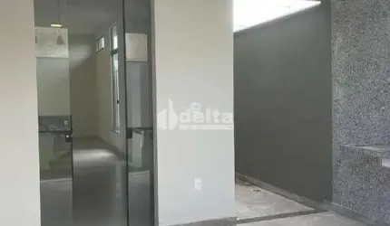 Casa Residencial disponível para venda no bairro Shopping Park em Uberlândia-MG.
