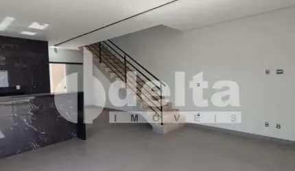Casa residencial disponível para venda no bairro Laranjeiras em Uberlândia-MG
