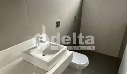 Casa residencial disponível para venda no bairro Novo Mundo em Uberlândia-MG