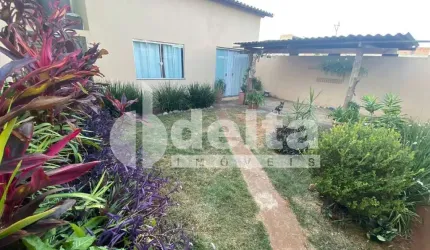 Casa residencial disponível para venda no bairro Jardim Holanda em Uberlândia - MG.