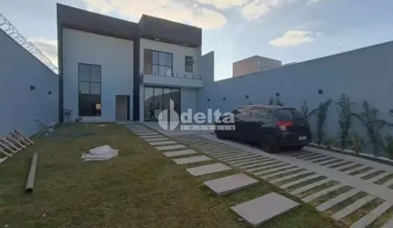 Casa residencial disponível para venda no bairro Portal do Vale em Uberlândia - MG.