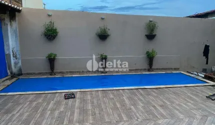 Casa residencial disponível para locação e venda no bairro Pampulha em Uberlândia-MG
