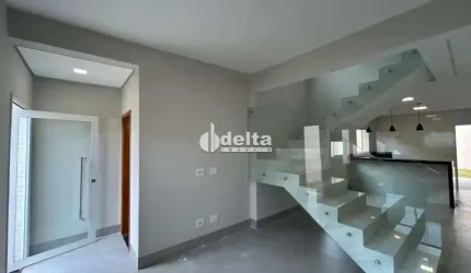 Casa residencial disponível para venda no bairro Granada em Uberlândia-MG
