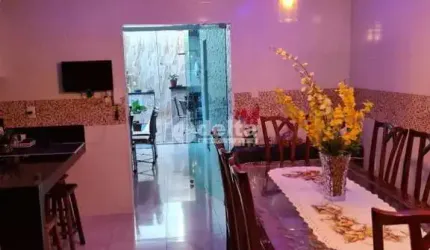 Casa residencial disponível para venda no bairro Jardim Inconfidência em Uberlândia-MG