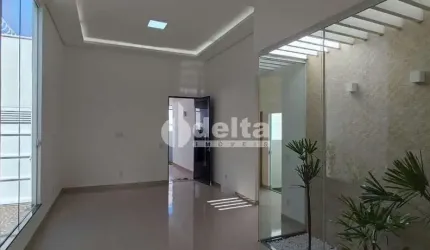 Casa residencial disponível para venda no bairro Laranjeiras em Uberlândia-MG