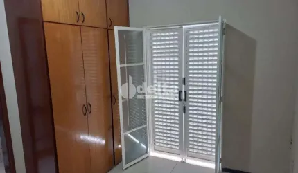 Apartamento disponível para venda no bairro Santa Mônica em Uberlândia-MG