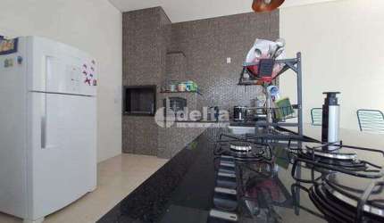 Casa residencial disponível para venda no bairro Minas Gerais  em Uberlândia-MG