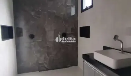 Casa residencial disponível para venda no bairro Quinta Alto Umuarama em Uberlândia - MG.