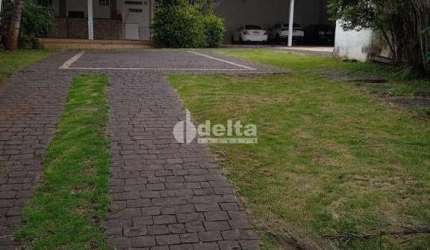 Casa disponível para venda no bairro Daniel Fonseca em Uberlândia-MG