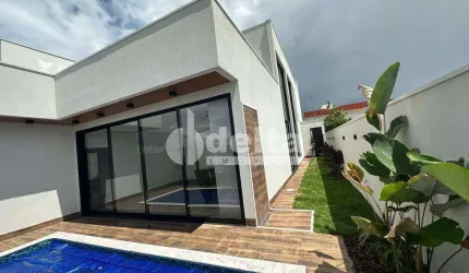 Casa no condomínio Alphaville 1 disponível para venda em Uberlândia-MG