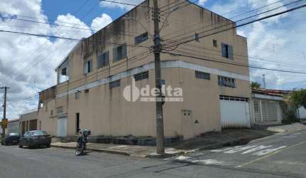 Casa residencial disponível para venda no bairro Cidade Jardim  em Uberlândia-MG