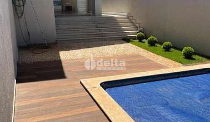 Casa no condomínio Jardins Barcelona disponível para venda em Uberlândia-MG
