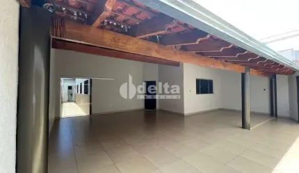 Casa residencial disponível para venda no bairro Cidade Jardim  em Uberlândia-MG  Cobertura disponível para locação no bairro Brasil em Uberlândia-MG
