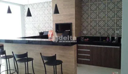 Casa Residencial disponível para venda no bairro Santa Mônica em Uberlândia-MG