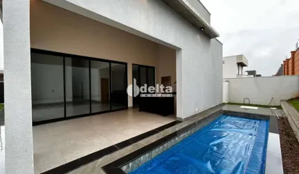 Casa no condomínio Alphaville 2 disponível para venda em Uberlândia-MG