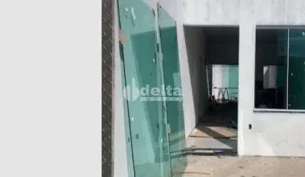 Casa residencial disponível para venda no bairro Laranjeiras em Uberlândia-MG