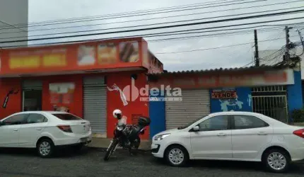 Imóvel comercial disponível para venda no bairro Cazeca em Uberlândia-MG