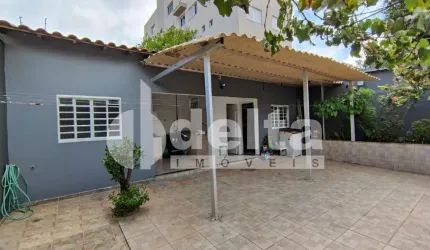 Casa residencial disponível para venda no bairro Brasil em Uberlândia-MG