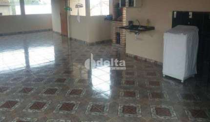 Casa residencial disponível para venda no bairro Cidade Jardim em Uberlândia-MG