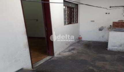 Casa residencial disponível para venda no bairro Tocantins em Uberlândia-MG