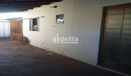 Casa residencial disponível para venda no bairro São Jorge em Uberlândia-MG