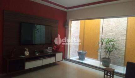 Casa residencial disponível para venda no Bairro Guarani em Uberlândia-MG