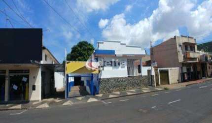 Casa residencial disponível para venda no bairro Centro em Uberlândia-MG