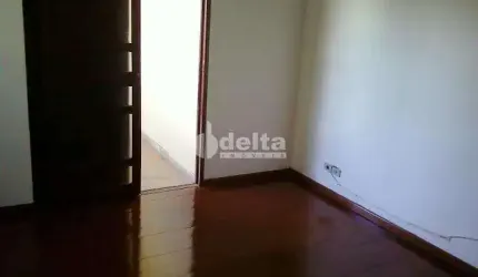 Casa residencial  disponível para venda e locação no bairro Santa Mônica em Uberlândia-MG