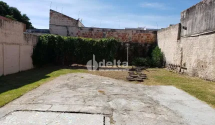 Casa residencial disponível para venda no bairro Martins em Uberlândia-MG