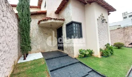 Casa comercial e residencial disponível para venda no bairro Brasil em Uberlândia-MG