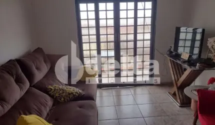 Casa residencial disponível para venda no bairro Tibery em Uberlândia-MG
