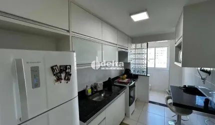 Apartamento disponível para venda no bairro Santa Mônica em Uberlândia-MG