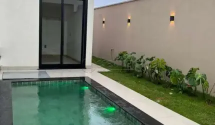 Casa no condomínio Raros Alto Umuarama disponível para venda em Uberlândia-MG