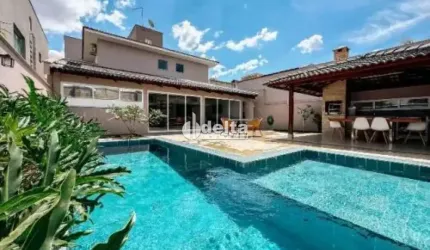 Casa no condomínio Paradiso Ecológico disponível para venda em Uberlândia-MG