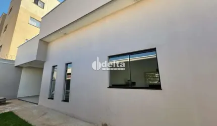Casa disponível para venda no bairro Jardim Holanda em Uberlândia MG