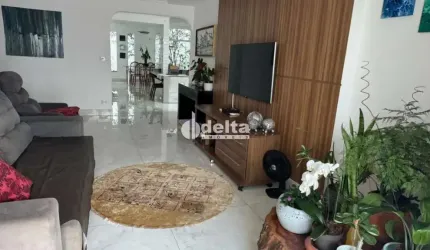 Casa disponível para venda no bairro Cidade Jardim em Uberlândia MG