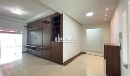 Casa no condomínio Jardim Imperial disponível para venda em Uberlândia-MG