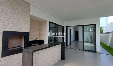 Casa no condomínio Splendido disponível para venda em Uberlândia-MG
