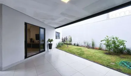 Casa disponível para locação e venda no bairro Santa Mônica em Uberlândia MG