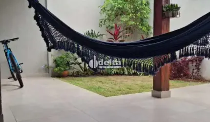 Casa disponível para venda no bairro Residencial Gramado em Uberlândia MG