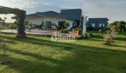 Chácara disponível para locação e venda na Zona Rural de Uberlândia em Uberlândia-MG