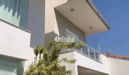 Casa disponível para venda no bairro Vigilato Pereira em Uberlândia MG